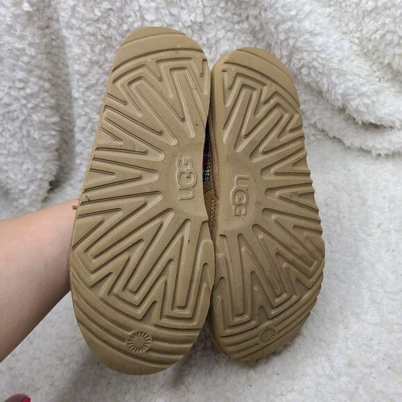 UGG Nuemel Classic Tartan Laceup Ankle Boots sz 38 - Picture 5 of 7